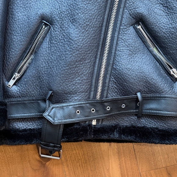 NEW / Zara Shearling Black Moto Faux Leather Biker Jacket / Small - Picture 3 of 8